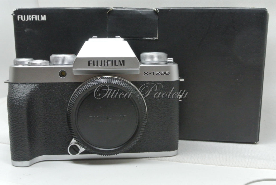 Fuji X-T200 Usata