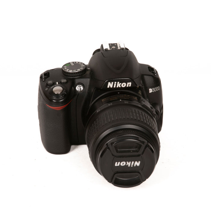 Nikon D3000 + 18-55mm f/3.5-5.6G ED VR II