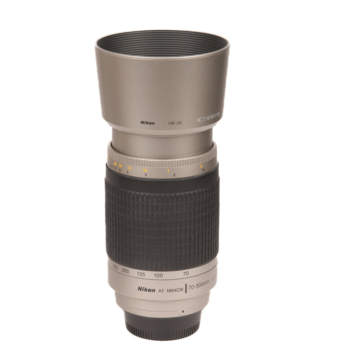 Fotocamera analogica Nikon F65 con 28-80mm AF G+70-3004--5,6 g