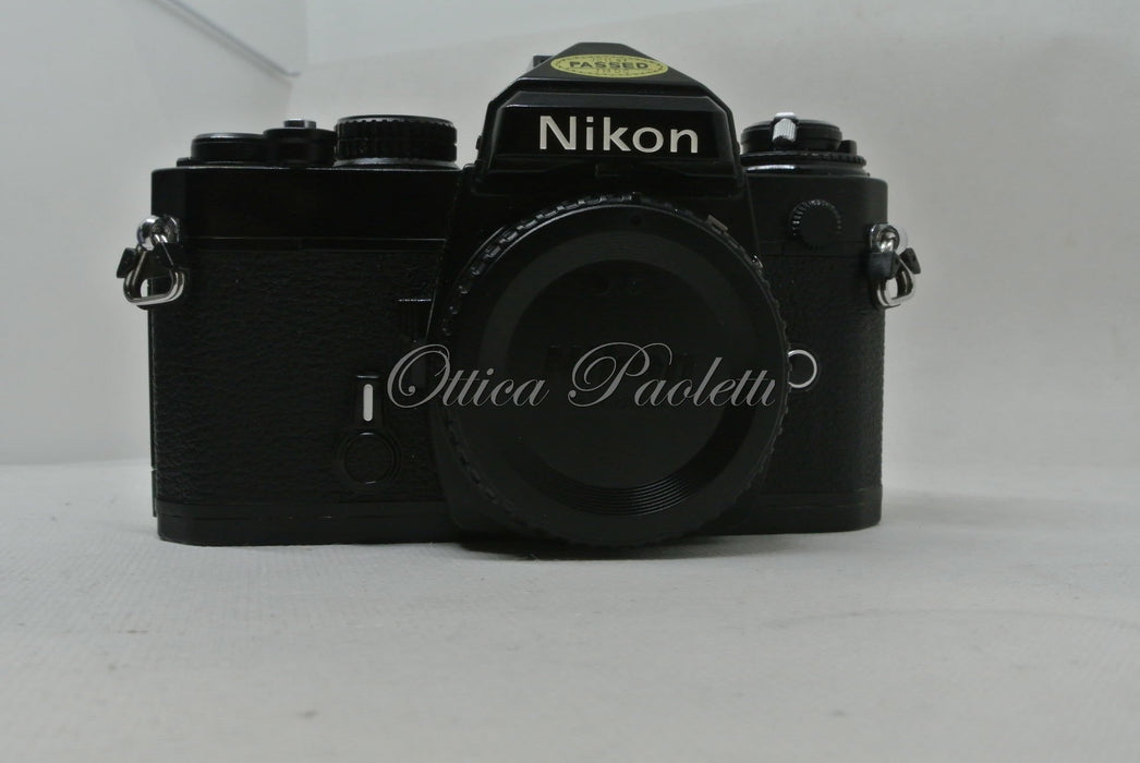 Nikon FE Usata