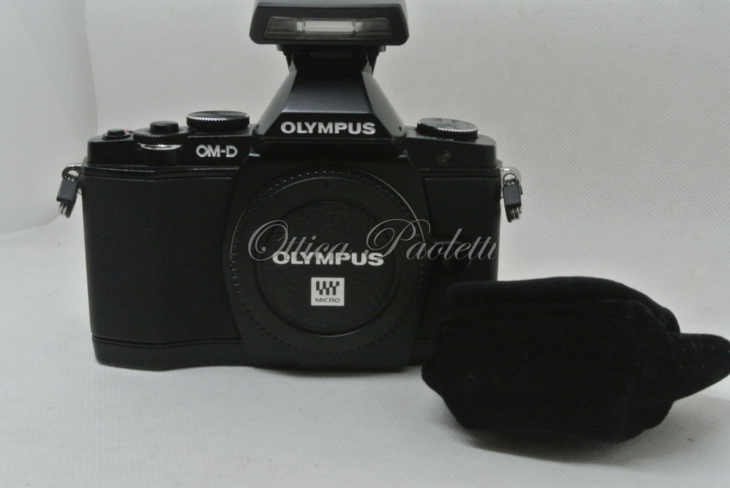 Olympus OM-D E-M 5 + Flash FL-LM2 Usata