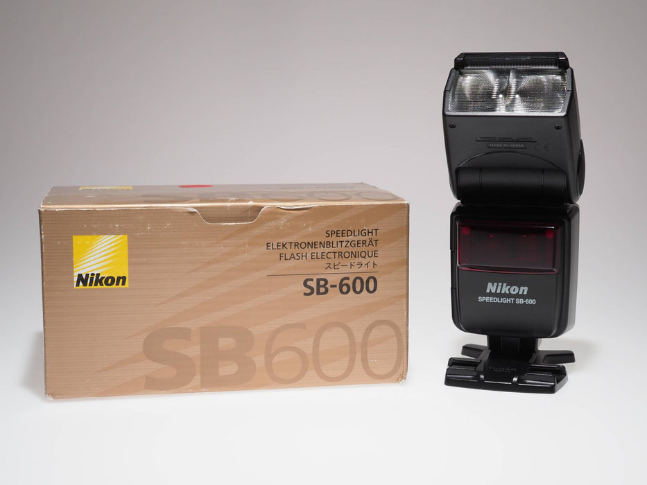 NIKON SB600