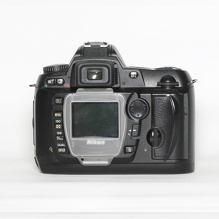 Nikon D70 + 28-80mmF3,3-5,6G