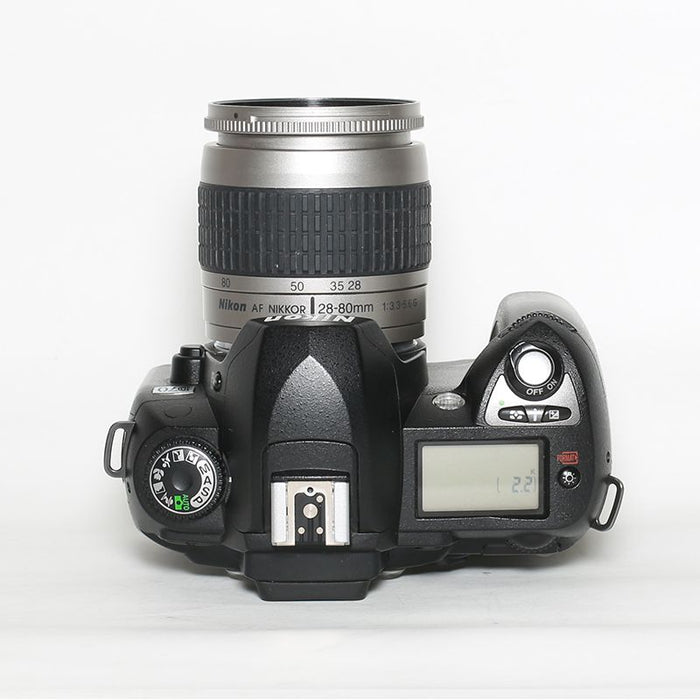 Nikon D70 + 28-80mmF3,3-5,6G
