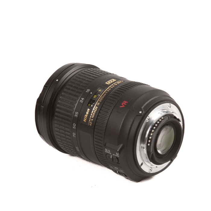 Nikon AF-S DX NIKKOR 18-200mm f/3.5-5.6G ED VR