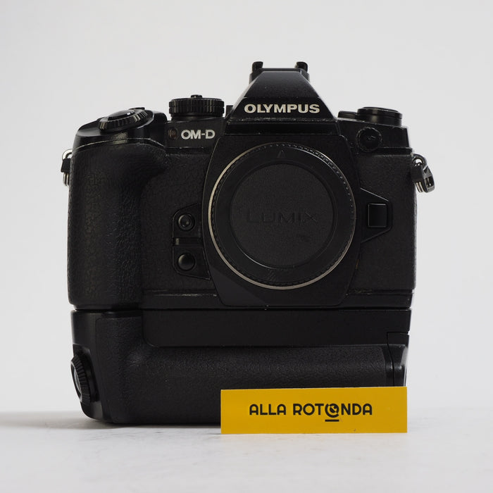 OLYMPUS OM-D EM-1 + HDL7 USATO