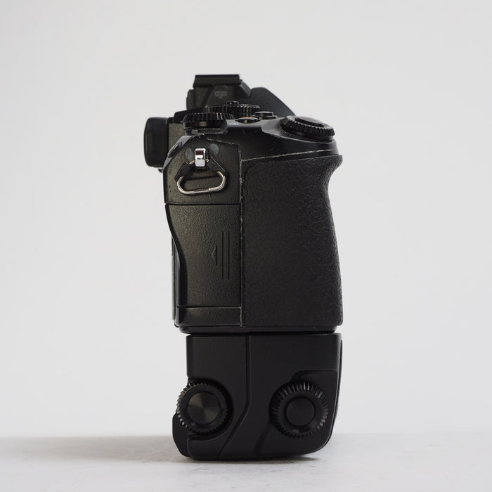 OLYMPUS OM-D EM-1 + HDL7 USATO