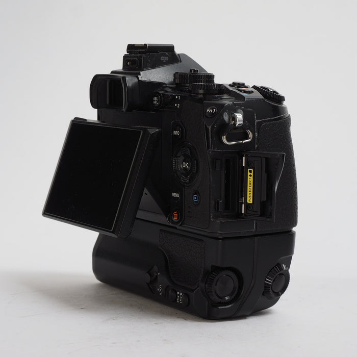 OLYMPUS OM-D EM-1 + HDL7 USATO