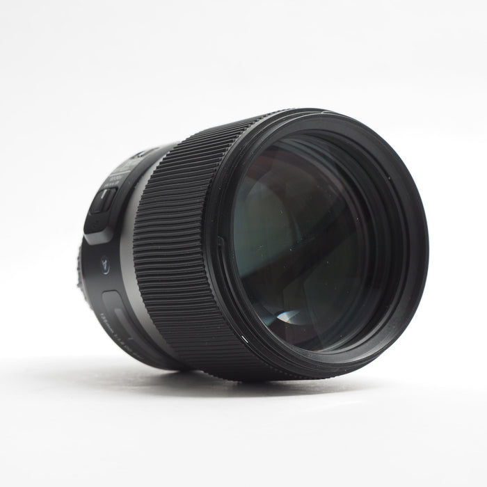 Sigma 135mm f/1.8 DG Nikon USATO