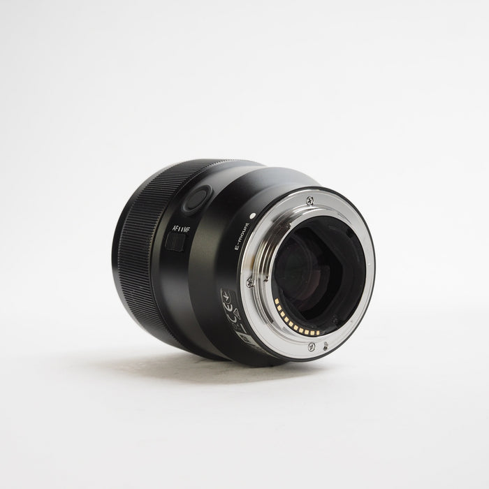 Sony FE 85mm f/1.8 USATO