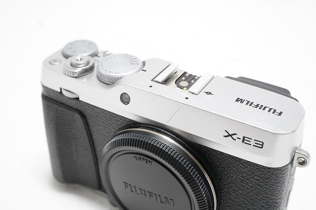 FOTOCAMERA FUJIFILM X-E3 SILVER SOLO CORPO 1130 SCATTI