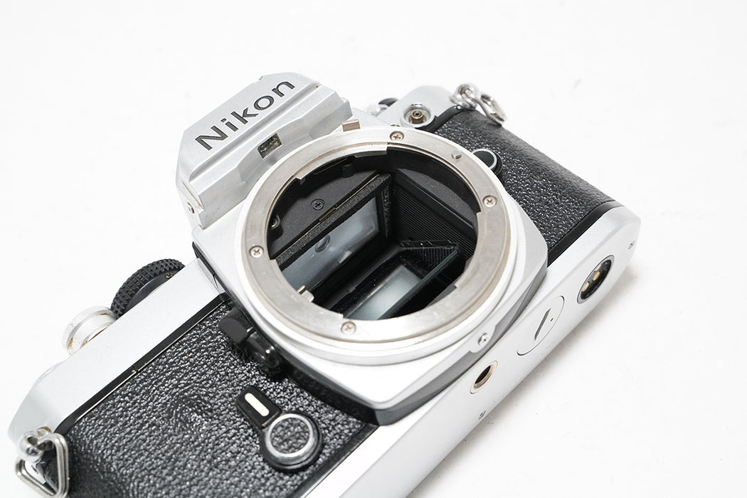 Fotocamera analogica Nikon FM Silver