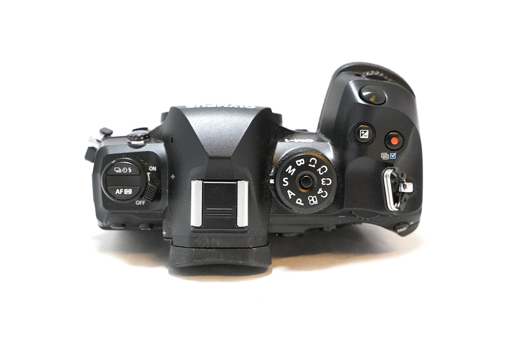 FOTOCAMERA OLYMPUS OM-1 8608 SCATTI