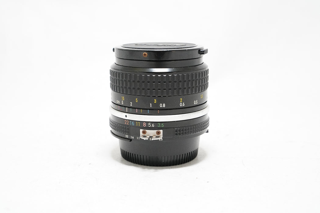 Obiettivo manuale Nikkor 28mm F3.5 AI -leggi-