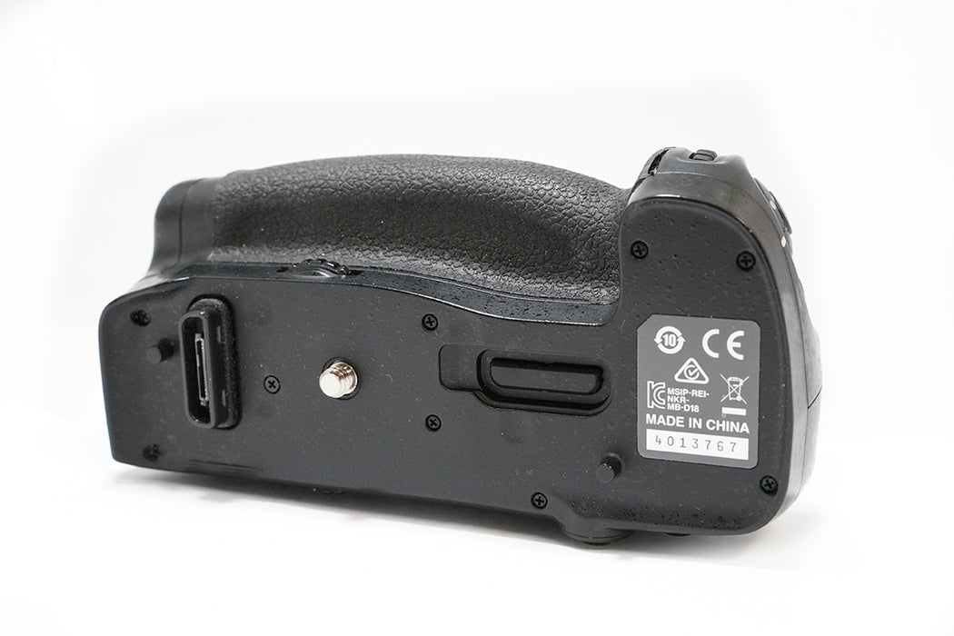 NIKON MB-D14