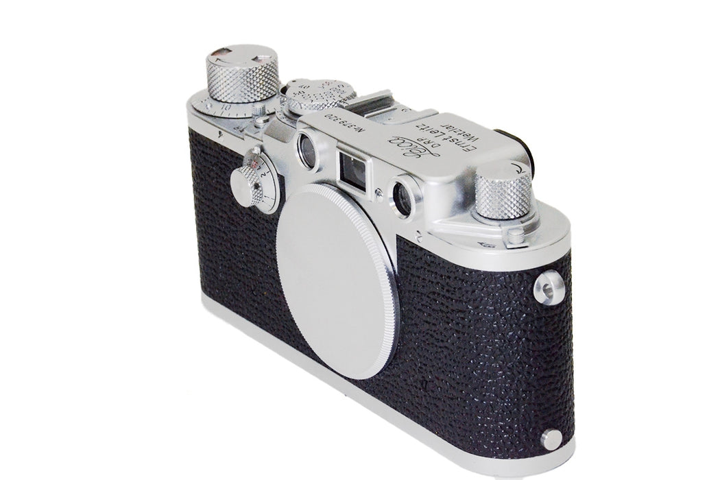 Fotocamera analogica Leica IIIC Factory Upgraded to IIIC matr.379320 + custodia - COME NUOVA