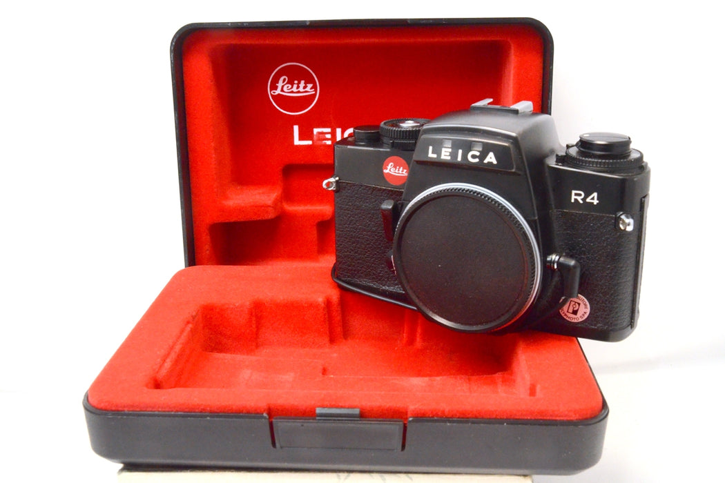 Leica R4 Solo Corpo Nera / Body Black con Data Back, Cofanetto e Scatola