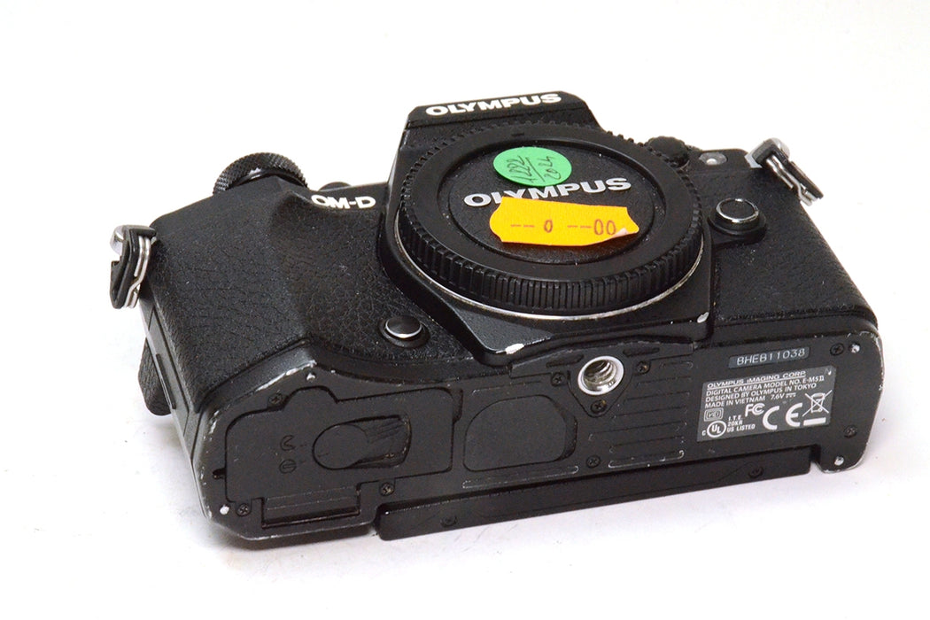 FOTOCAMERA OLYMPUS OM-D E-M5 MK II CON 3 BATTERIE SCATTI 24419