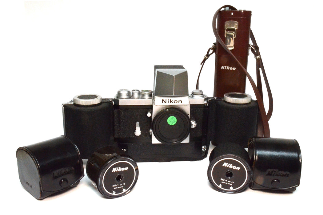 Fotocamera analogica Nikon F con accessori -Leggi-