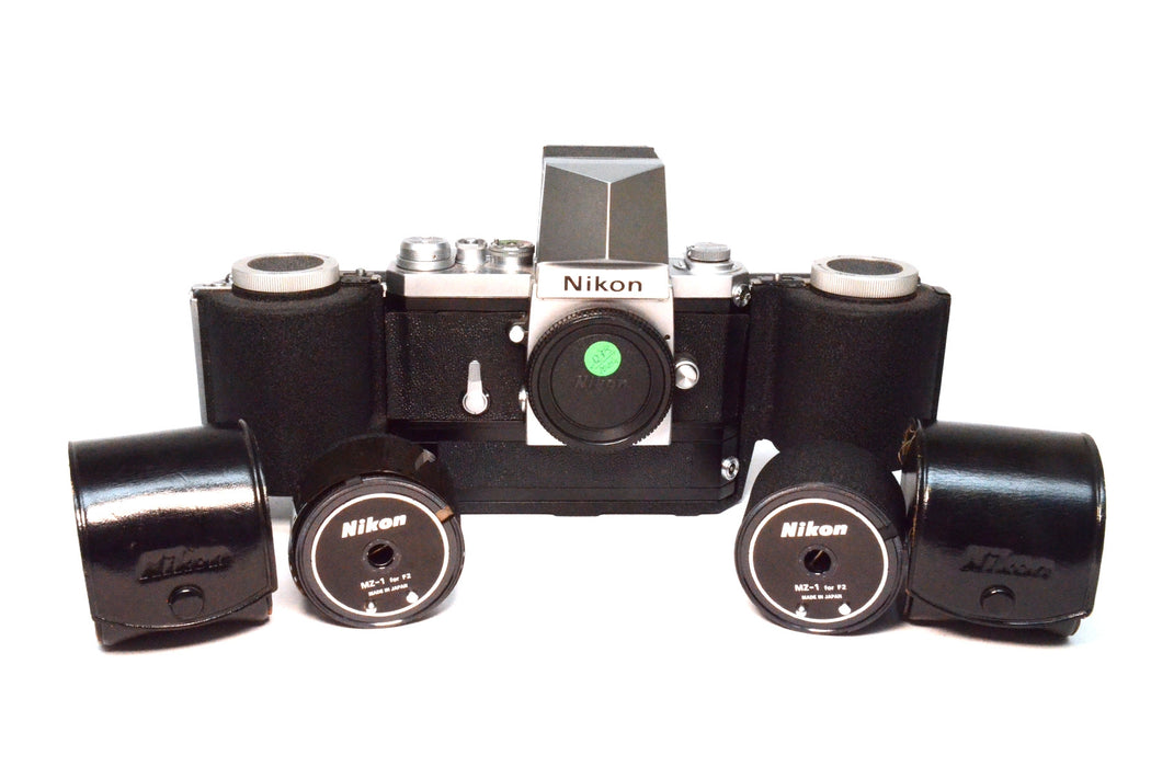 Fotocamera analogica Nikon F con accessori -Leggi-