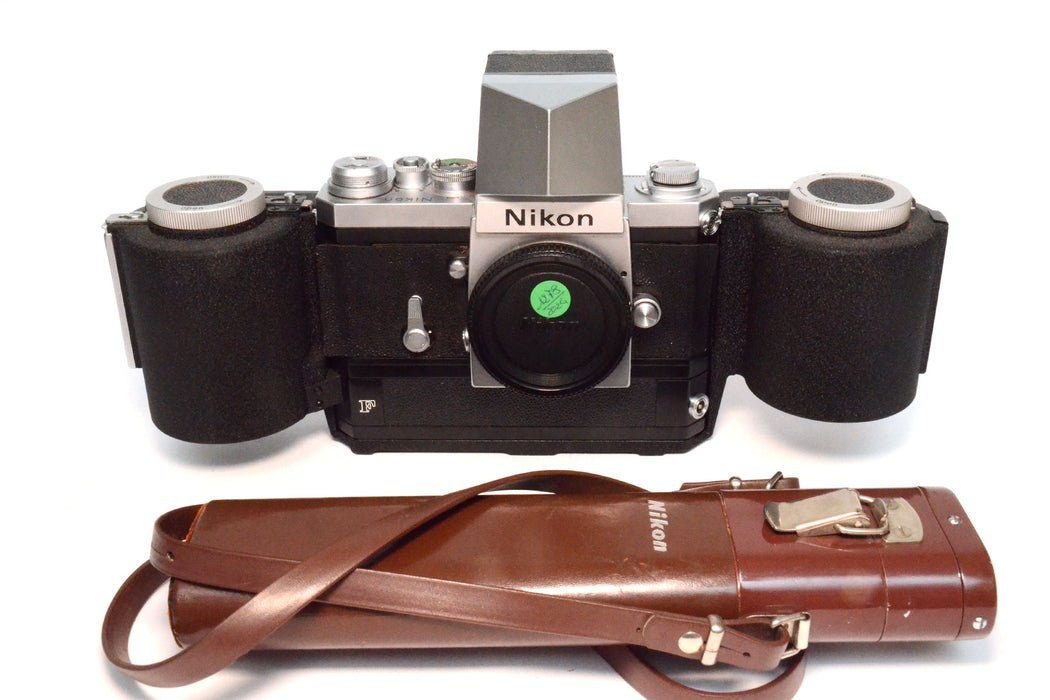 Fotocamera analogica Nikon F con accessori -Leggi-