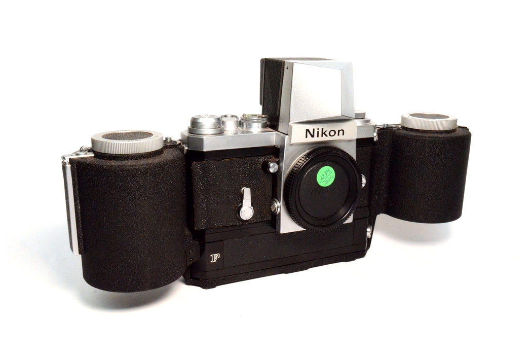 Fotocamera analogica Nikon F con accessori -Leggi-