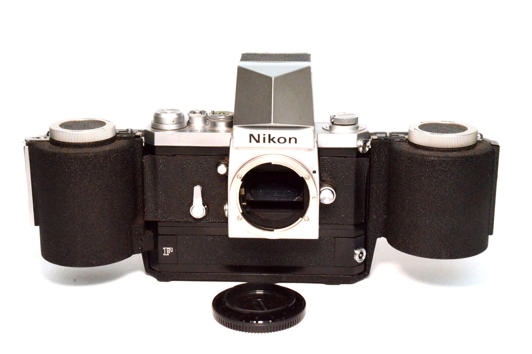 Fotocamera analogica Nikon F con accessori -Leggi-