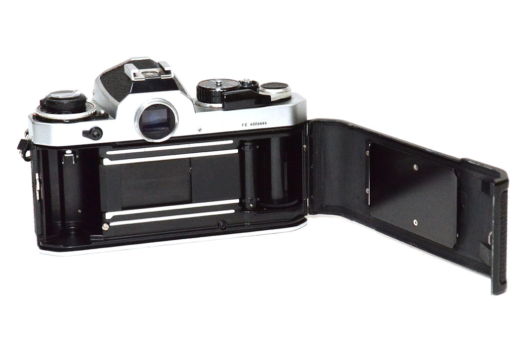 Fotocamera analogica Nikon FE matr.4006446 - Bellissima