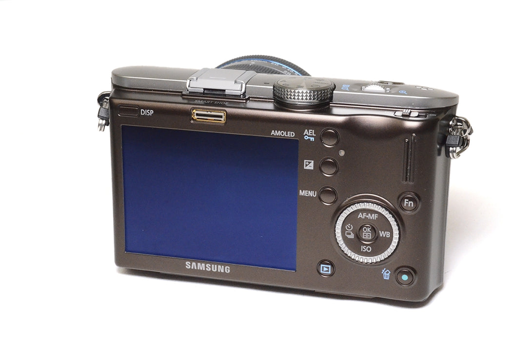 FOTOCAMERA SAMSUNG NX100 + OB.20-50MM F3.5-5.6 ED + N.2 BATTERIE CON BORSA
