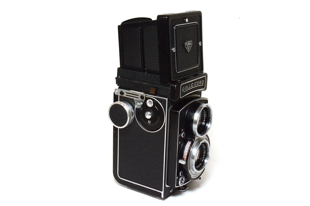 Fotocamera Rolleicord Xenar 3.5/75 con custodia, isgruzioni e scatola.