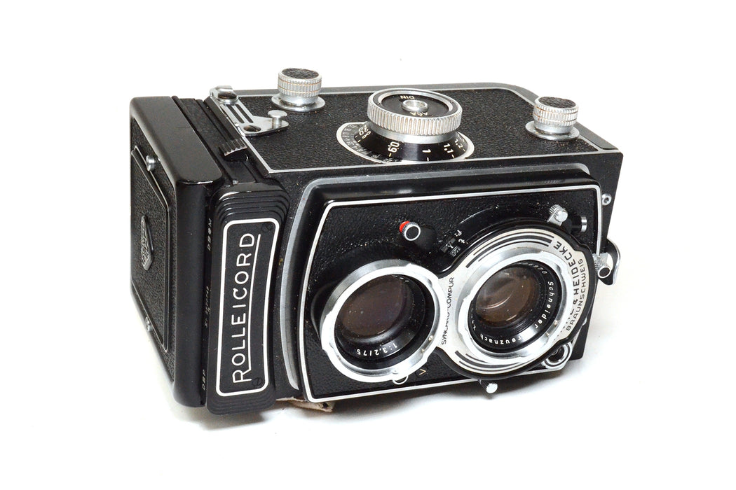 Fotocamera Rolleicord Xenar 3.5/75 con custodia, isgruzioni e scatola.