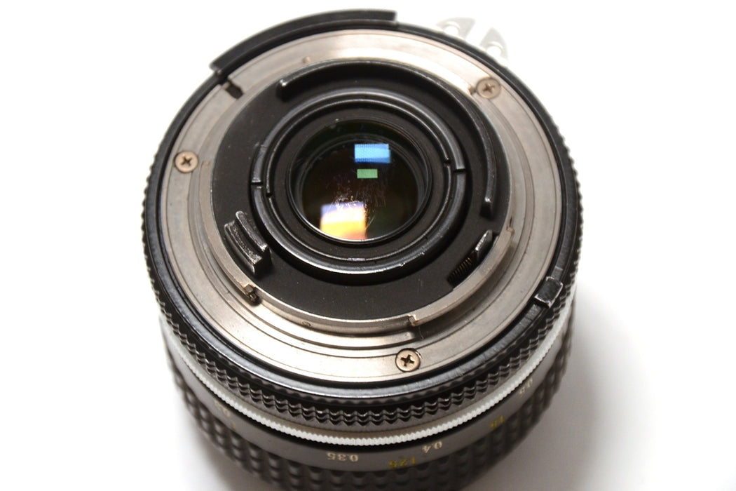 Nikon AI Nikkor 28mm F2.8 Super Grandangolo Luminoso