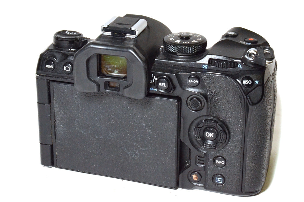 FOTOCAMERA OLYMPUS OM-1 140.000 SCATTI COMPLETA