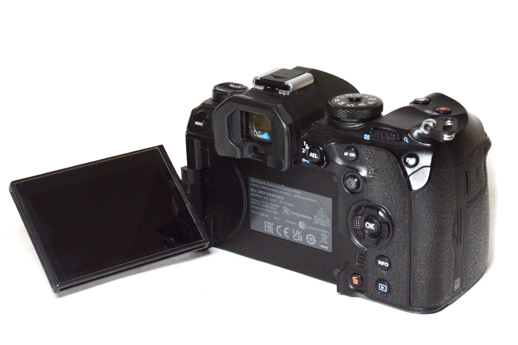 FOTOCAMERA OLYMPUS OM-1 140.000 SCATTI COMPLETA
