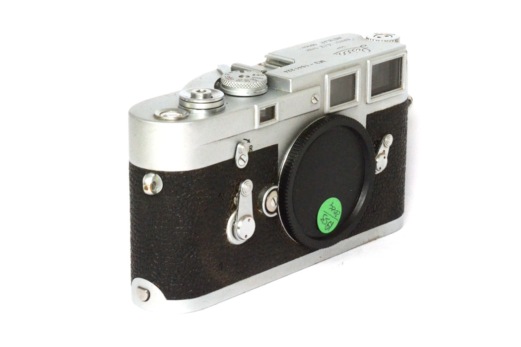 Fotocamera analogica Leica M3 con custodia
