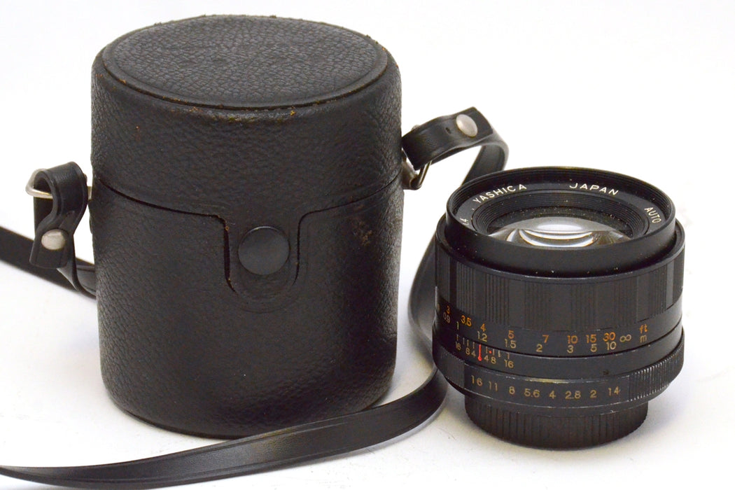 Yashica Auto Yashinon DS 50mm 1:1,4 con Custodia. Montatura a Vite M42 42x1