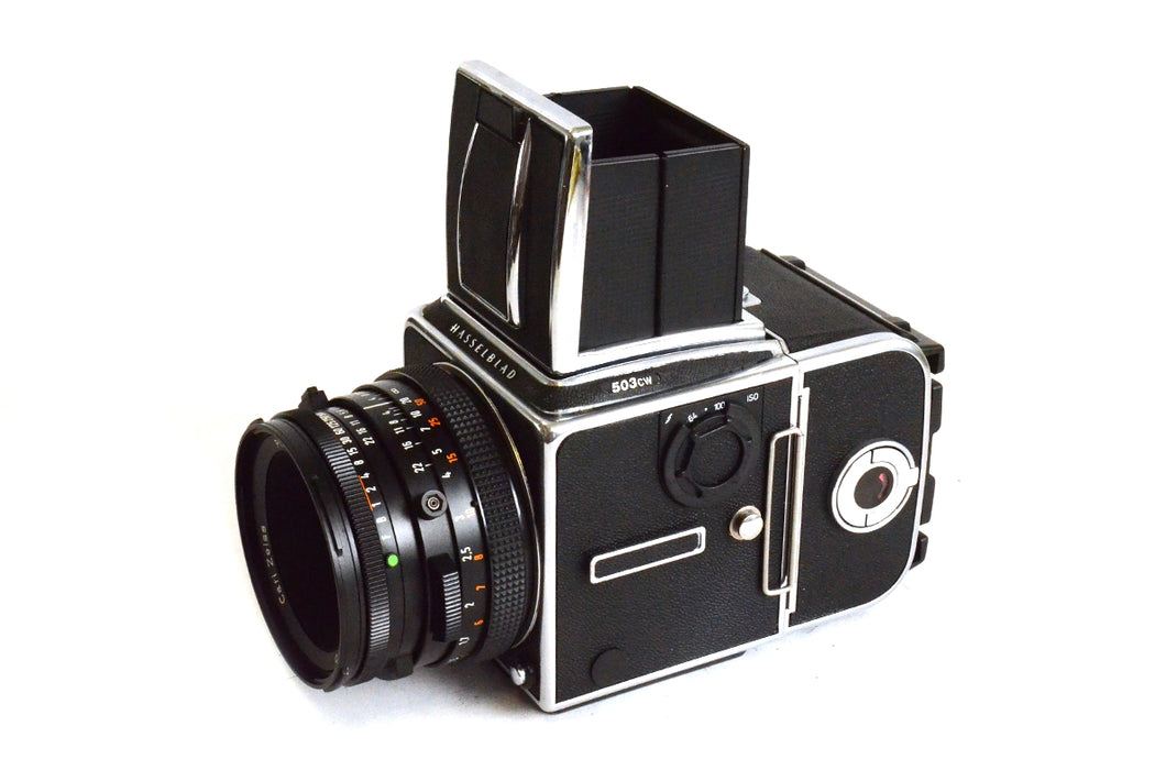 Fotocamera analogica Hasselblad 503CW con 80CF ed accessori