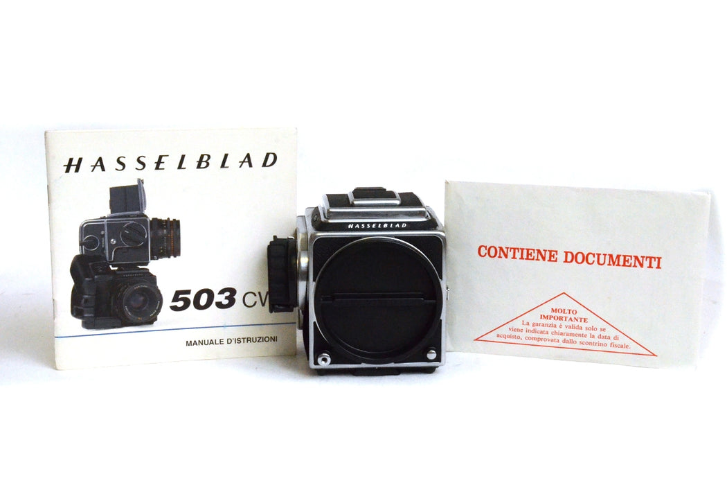 Fotocamera analogica Hasselblad 503CW con 80CF ed accessori