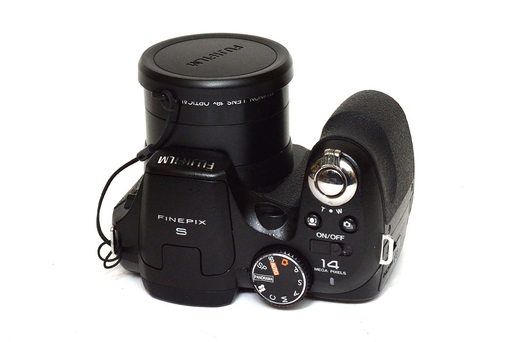 FOTOCAMERA FUJIFILM S2950 -LEGGI-