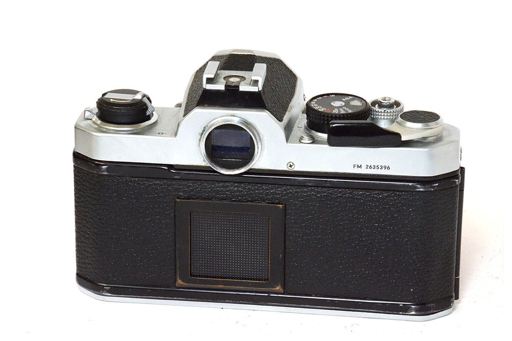 Fotocamera analogica Nikon FM silver