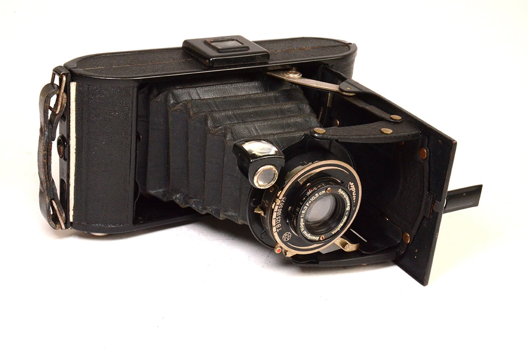 Fotocamera analogica Voigtlander Bessa -leggi-