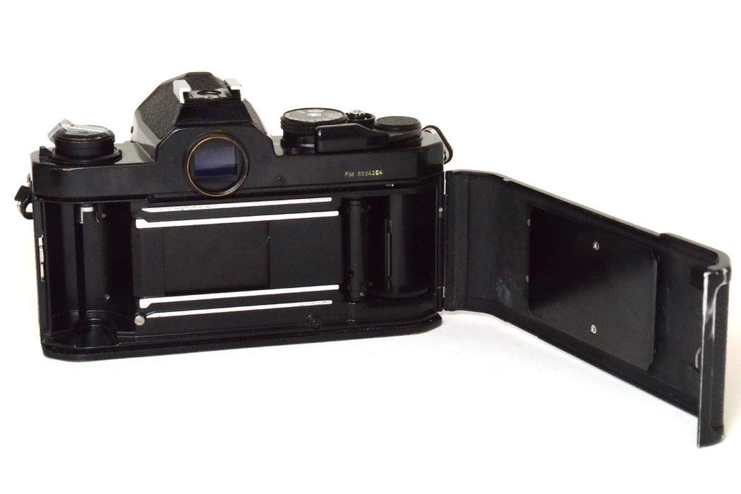 Fotocamera analogica Nikon Fm nera