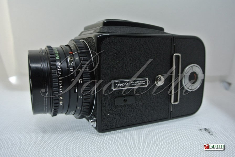 Hasselblad 500 C/M ( 1978 Body) A12 (1980) Planar 80 mm 1:2.8 (1980) Black Usato