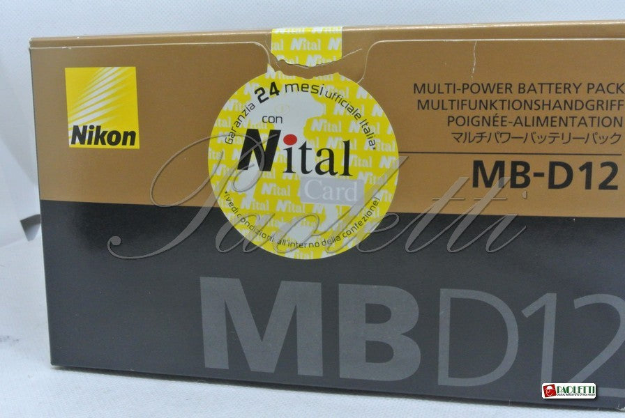 Nikon Multi-Power Battery Pack MB-D12 per Nikon D800 e D800E e D810 Usato