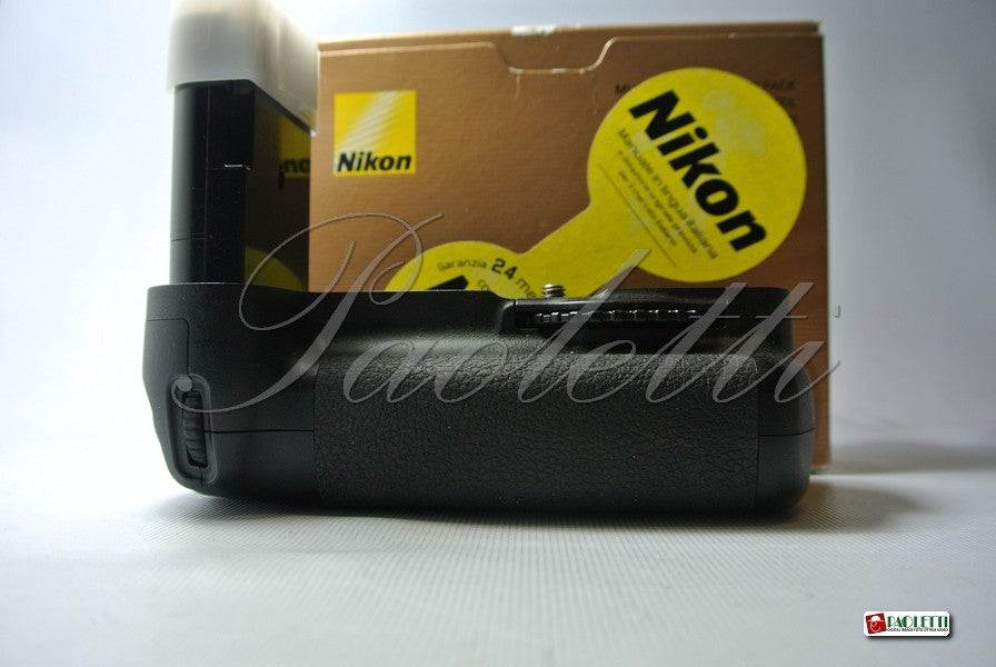 Nikon Multi-Power battery pack MB-D200 per D200