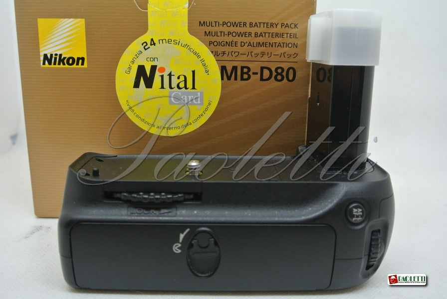 Nikon Multi-power Battery Pack MB-D80 per Nikon D80 , D90 Usata