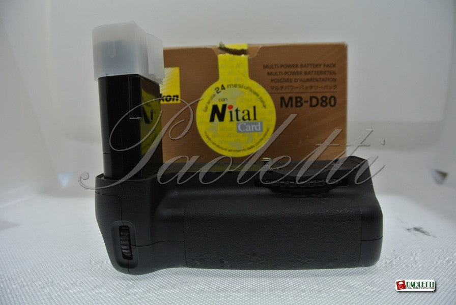 Nikon Multi-Power Battery Pack MB-D80 per Nikon D90 Usata