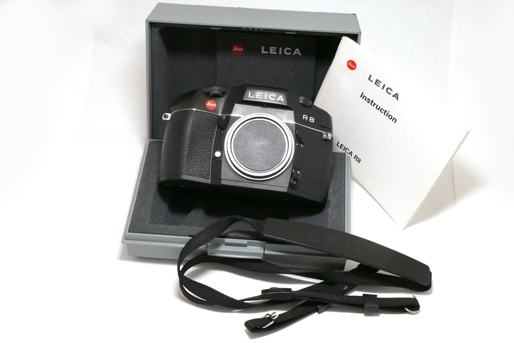 Leica R8 Nera con Coperchio, Tracolla, Scatola. Eccellenti condizioni Funziona tutto