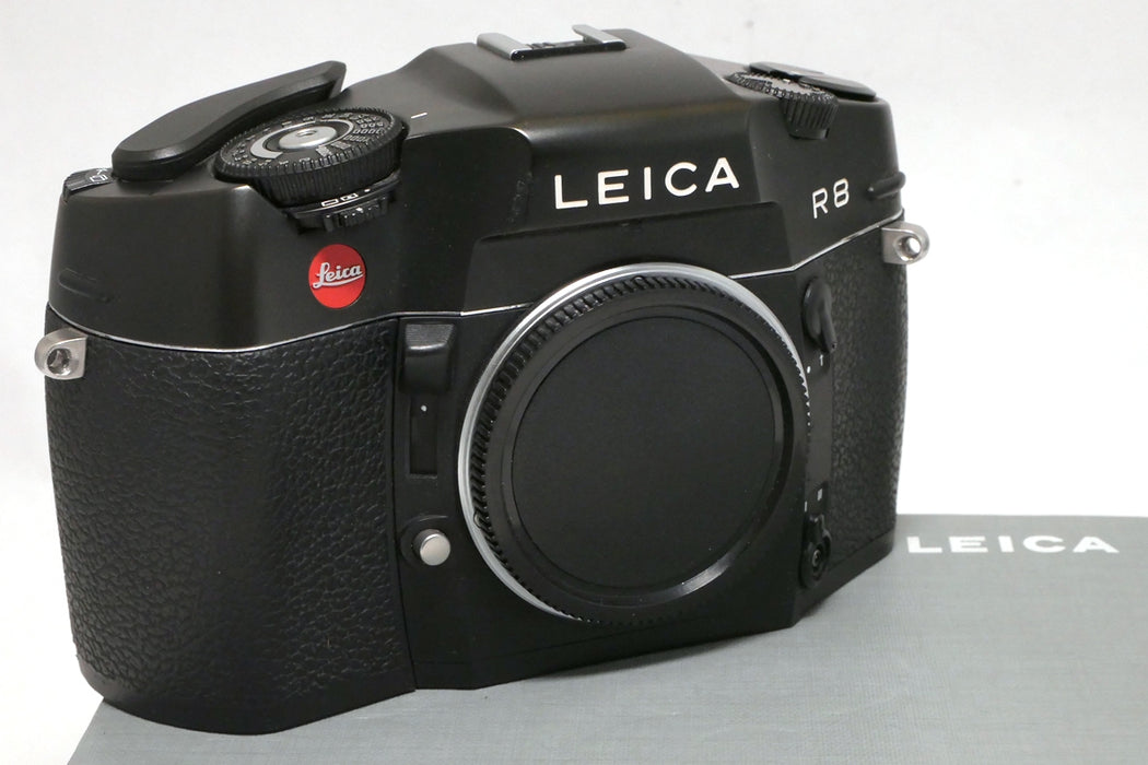 Leica R8 Nera con Coperchio, Tracolla, Scatola. Eccellenti condizioni Funziona tutto